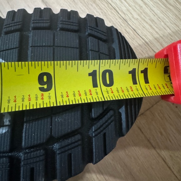 NWT UGG YOSE PUFF WATERPROOF WINTER SNOW ANKLE BOOTS - Picture 10 of 10